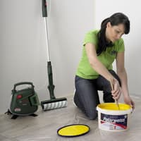 Die Farbe immer gut umrühren vor dem Streichen