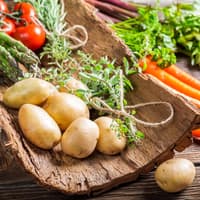 Kartoffeln und Gemüse sind eine perfekte Verbindung für die Alkaline-Diät