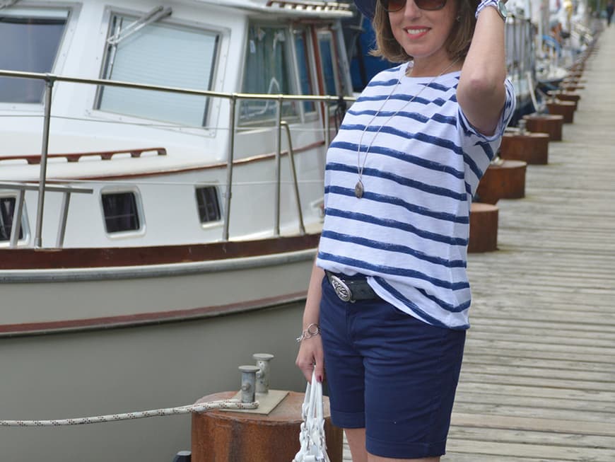 Ü40-Bloggerin Ari Sunshine präsentiert maritime Mode von Tchibo