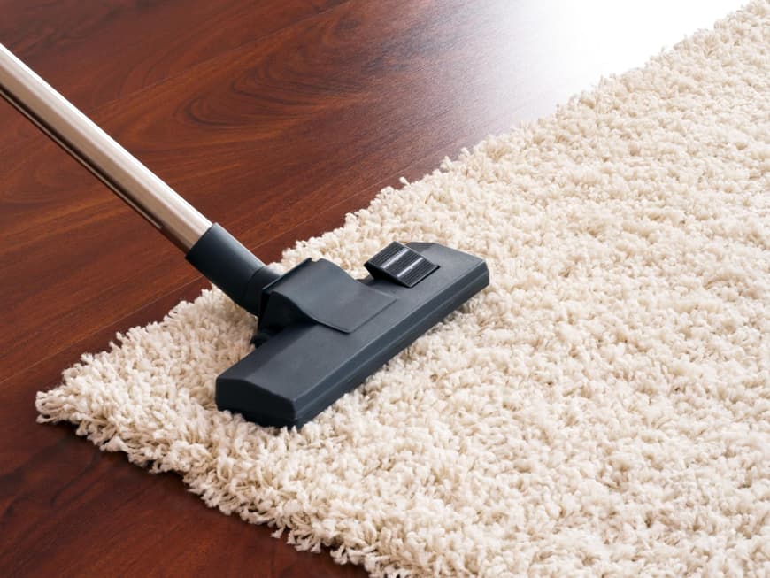 Teppich reinigen mit Staubsauger