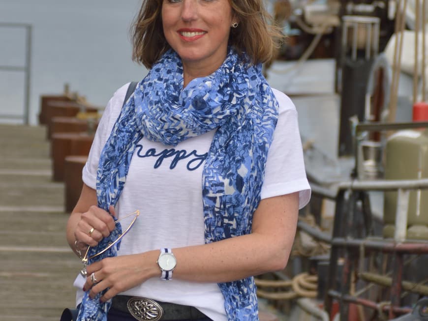 Ü40-Bloggerin Ari Sunshine präsentiert maritime Mode von Tchibo