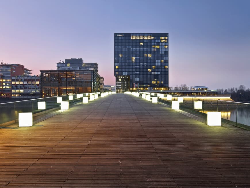 2. - 3. Preis: Entspannen Sie sich: 2x2 Übernachtungen für 2 Personen (DZ) im „Hyatt Regency“ Düsseldorf + exklusives MONTEIL-Treatment im RIVE Spa