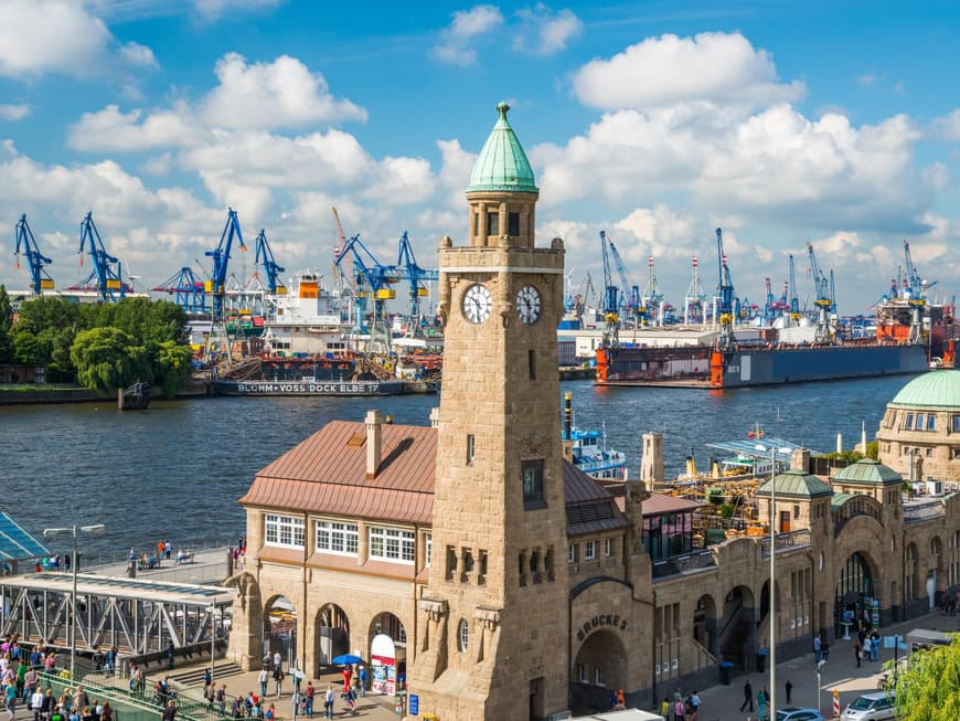 Der Hafen Hamburgs ist einen Besuch wert
