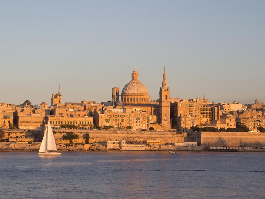 1566 wurde der Grundstein für Valletta gelegt. Maltas Metropole ist damit die älteste auf dem Reißbrett geplante Stadt Europas.