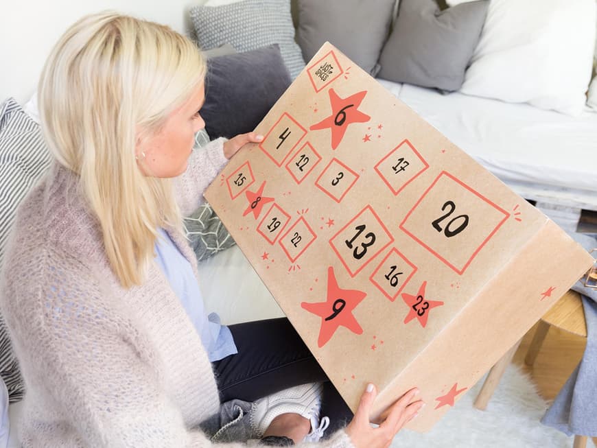 Mit einer bunten Auswahl an Gewürzen macht der Adventskalender von Just Spices die Weihnachtszeit zum leckeren Geschmackserlebnis. Gewürzfans können sich unter anderem auf winterliche Highlights wie das „Rotkohl Gewürz“, aber auch Bestseller wie den „Italian Allrounder“ oder das „Oatmeal Spice“ und viele weitere Überraschungen freuen. Von Just Spices, ca. 59,90 Euro