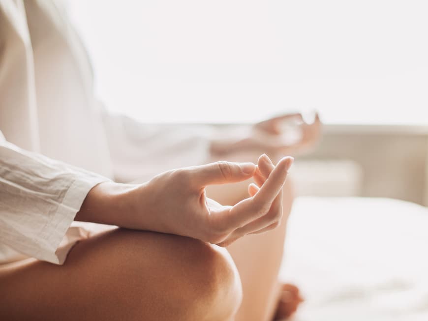 Yogaübungen helfen bei Depressionen.