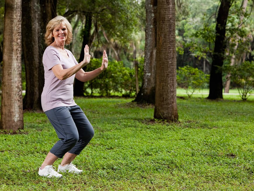 Typisch für Tai-Chi sind fließende Bewegungen, die eine sehr angenehme Ruhe ausströmen.