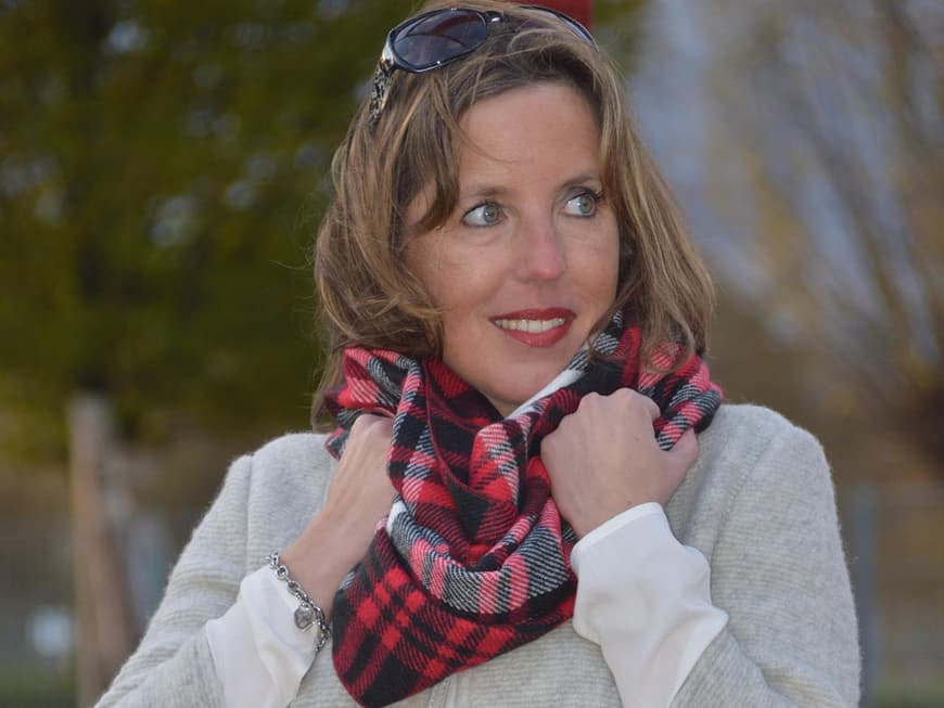 Ari Sunshine zeigt, wie man stylisch und warm durch den Winterkommt