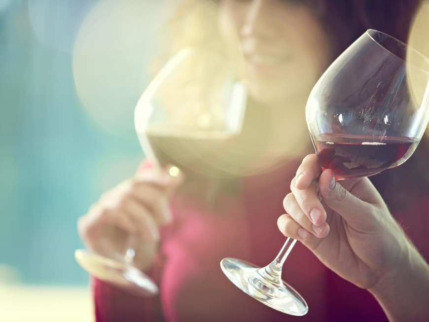 Rotwein zum Abnehmen? Bei der Sirtfood Diät ist das erlaubt