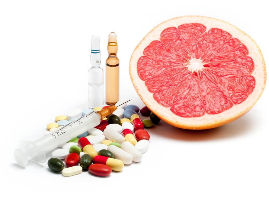 Grapefruit: Eigentlich gesund - mit wenig Kalorien und viel Vitamin C. Doch Vorsicht bei der Einnahme von Medikamenten.