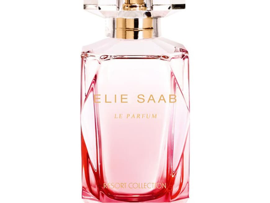 Elie Saab bezaubert nicht nur mit traumhaften Roben, sondern auch mit diesem Eau de Toilette. Le Parfum verführt mit einem spritzig-fruchtigem und blumigem Mix aus Granatapfel, roter Mandarine und einem Bouquet aus Sambac-Jasmin. Elie Saab Le Parfum, ca. 64,99 €