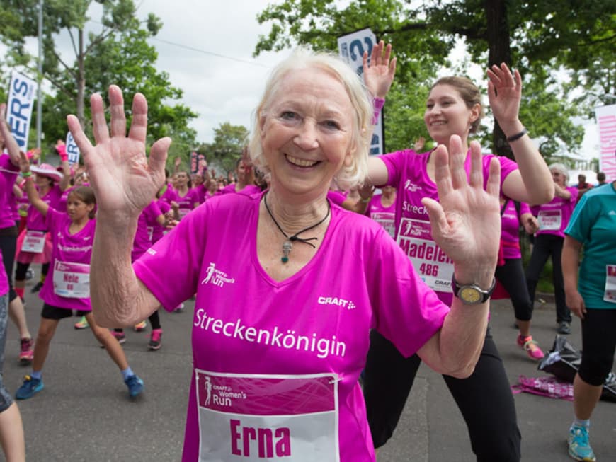 Eine Seniorin läuft den „BARMER Women's Run"