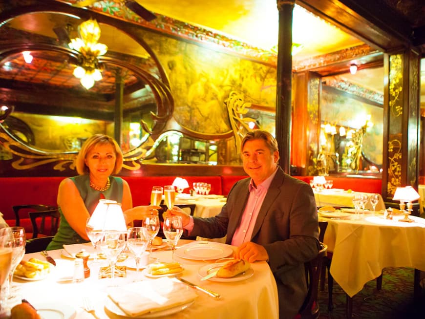 Als Gewinnerin der 5-Millionen-SKL-Show im Juni 2005 genießt es Vesna Vekic, viel reisen zu können. Ihr Lieblingslokal in Paris ist das Maxim’s (3, rue Royale): „Hier fühlt man sich immer noch wie in einer anderen Zeit.“