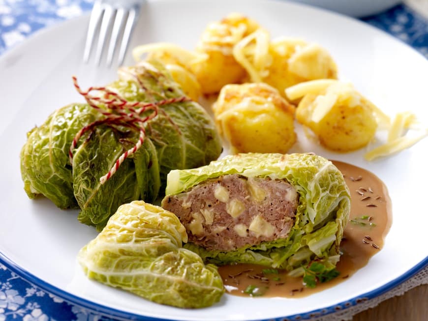 Rezept für Wirsing-Rouladen mit Gouda