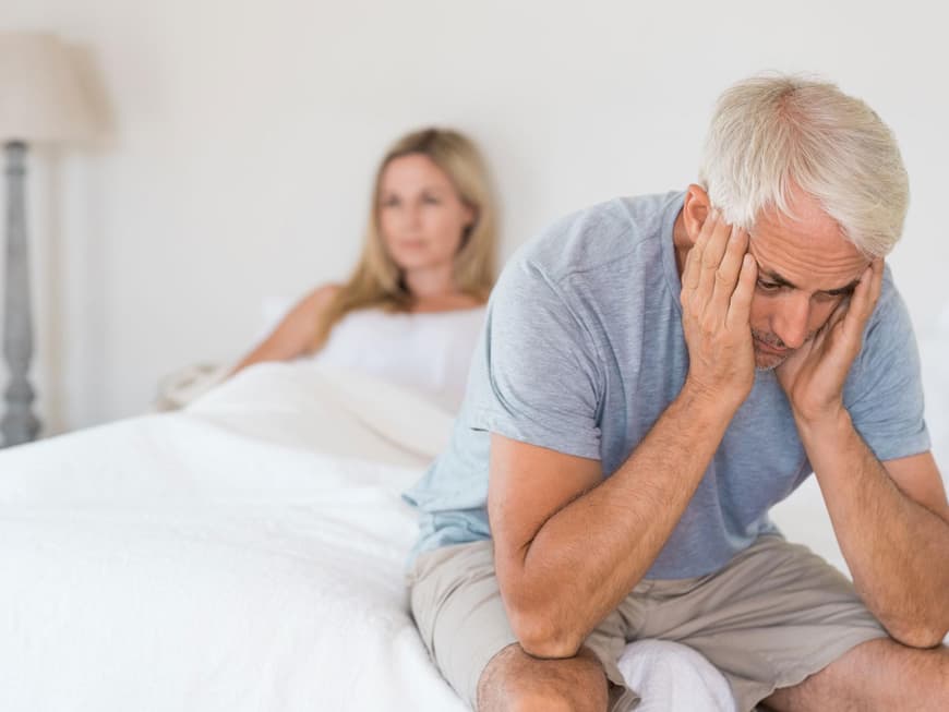 Im Bett klappt's nicht – Impotenz bei Männern kann zur Beziehungskrise führen