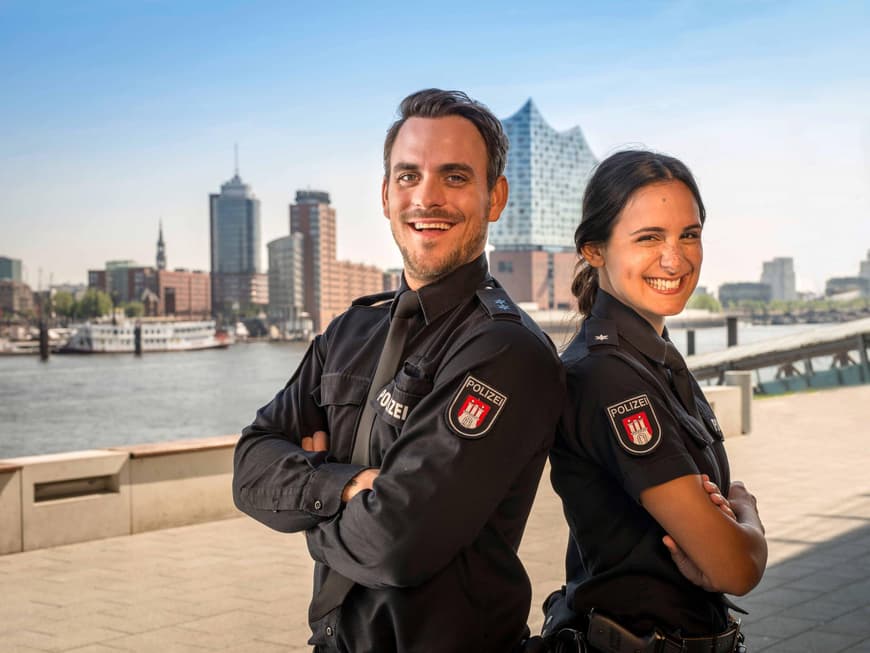 Die neuen bei „Notruf Hafenkante“: Polizeikommissarin Pinar Aslan (Aybi Era) und Polizeimeister Kristian „Kris“ Freiberg (Marc Barthel)