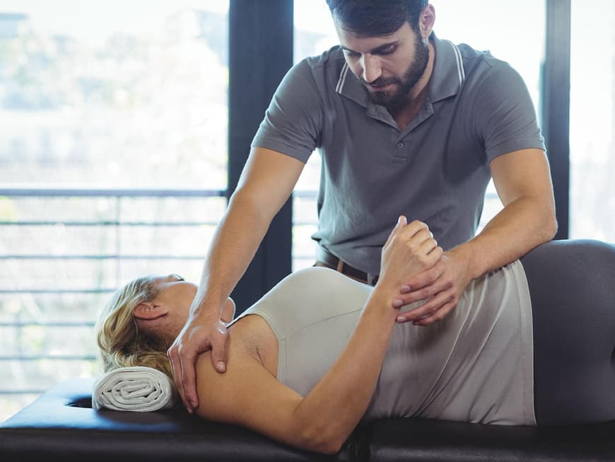 Die richtige Therapie hilft bei verhärteten Muskeln und Verspannungen