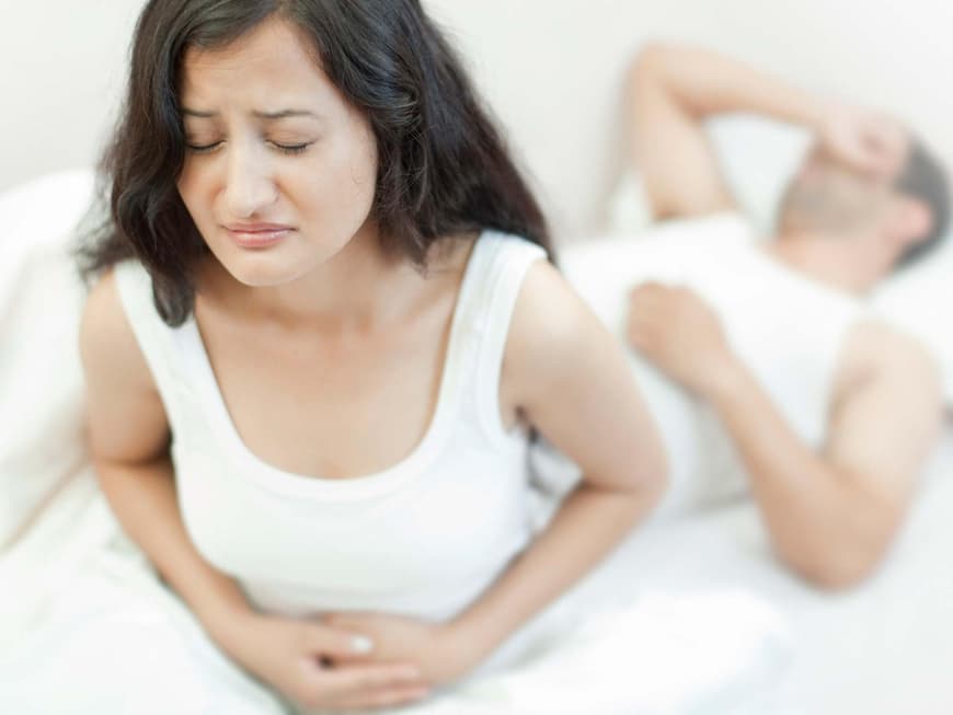 Vaginismus ist schmerzhaft und belastet die Frau und ihre Beziehung