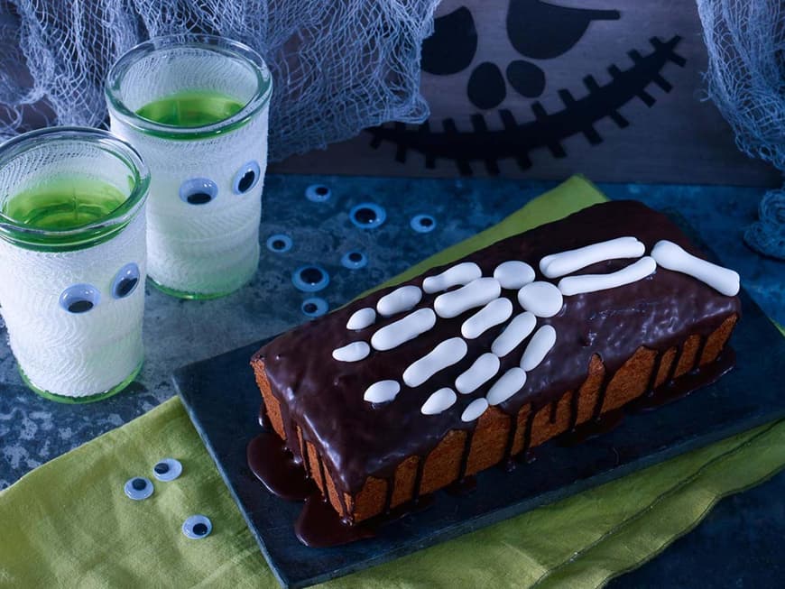 Halloween-Rezept Gruselhand-Schokinokuchen