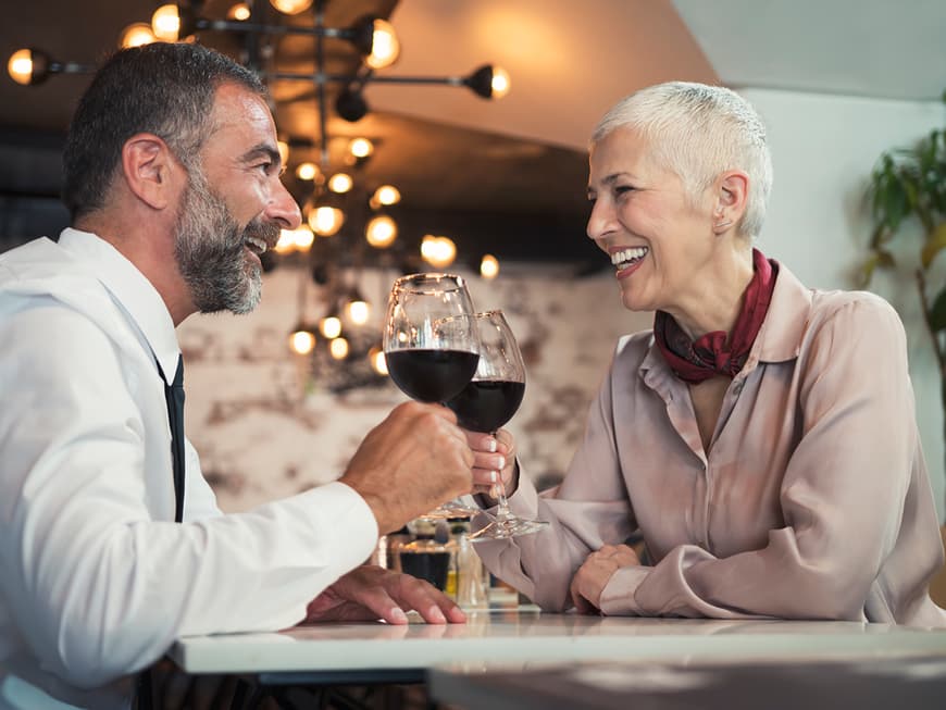 Die Partnersuche über 50 ist nicht immer leicht, hat jedoch auch Vorteile