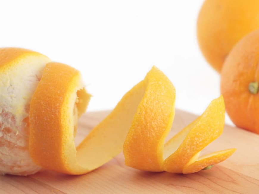 Die Schalen von Obst und Gemüse eignen sich super als natürliches Putzmittel.