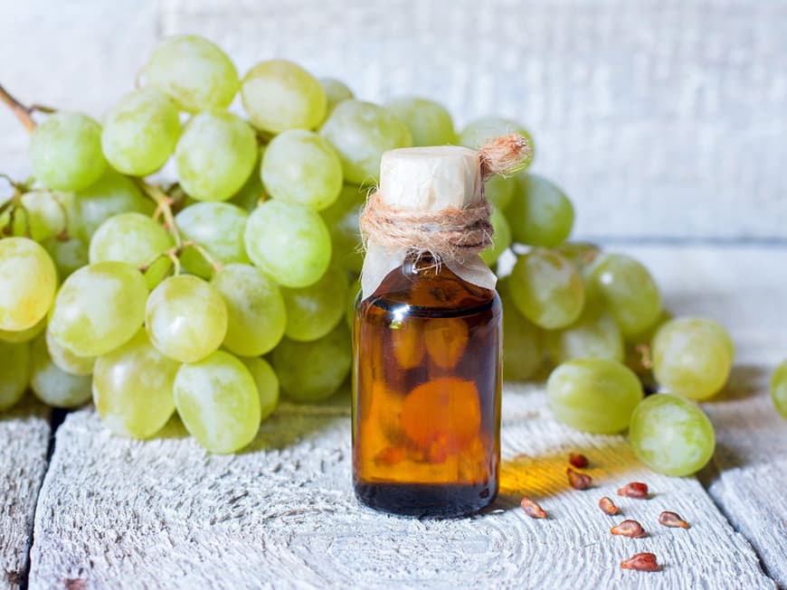 Traubenkernextrakt schützt dank der darin enthaltenen Antioxidantien auch das Herz-Kreislauf-System