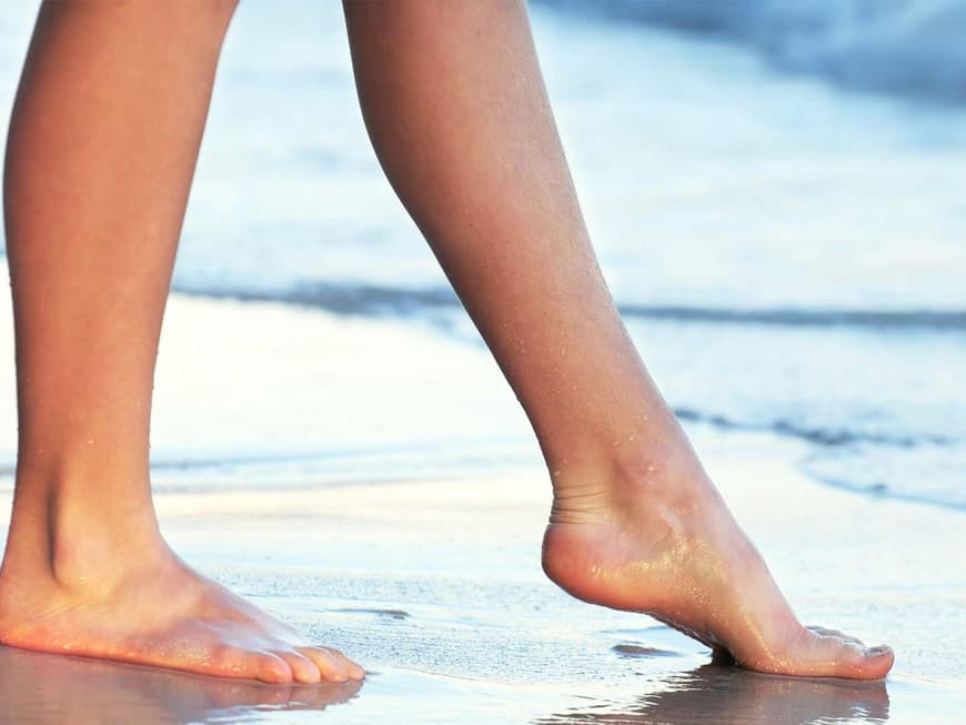 Viel Barfußlaufen für schöne Füße im Sommer