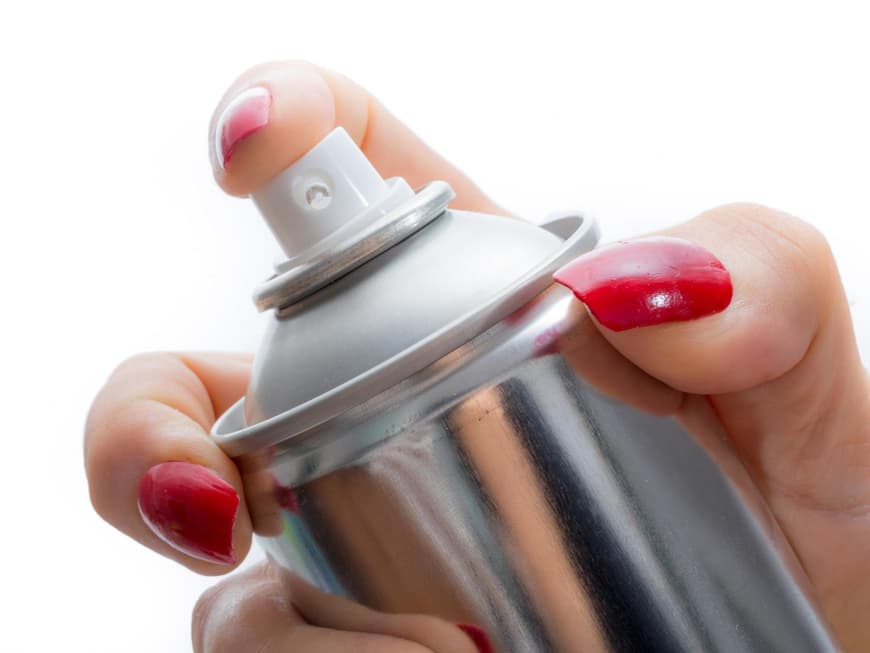 Haarspray kann man nicht nur für die Haare verwenden