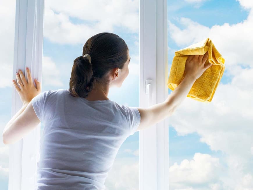 Fenster putzen: So werden sie sauber und streifenfrei