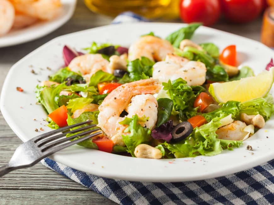 Salat mit Garnelen