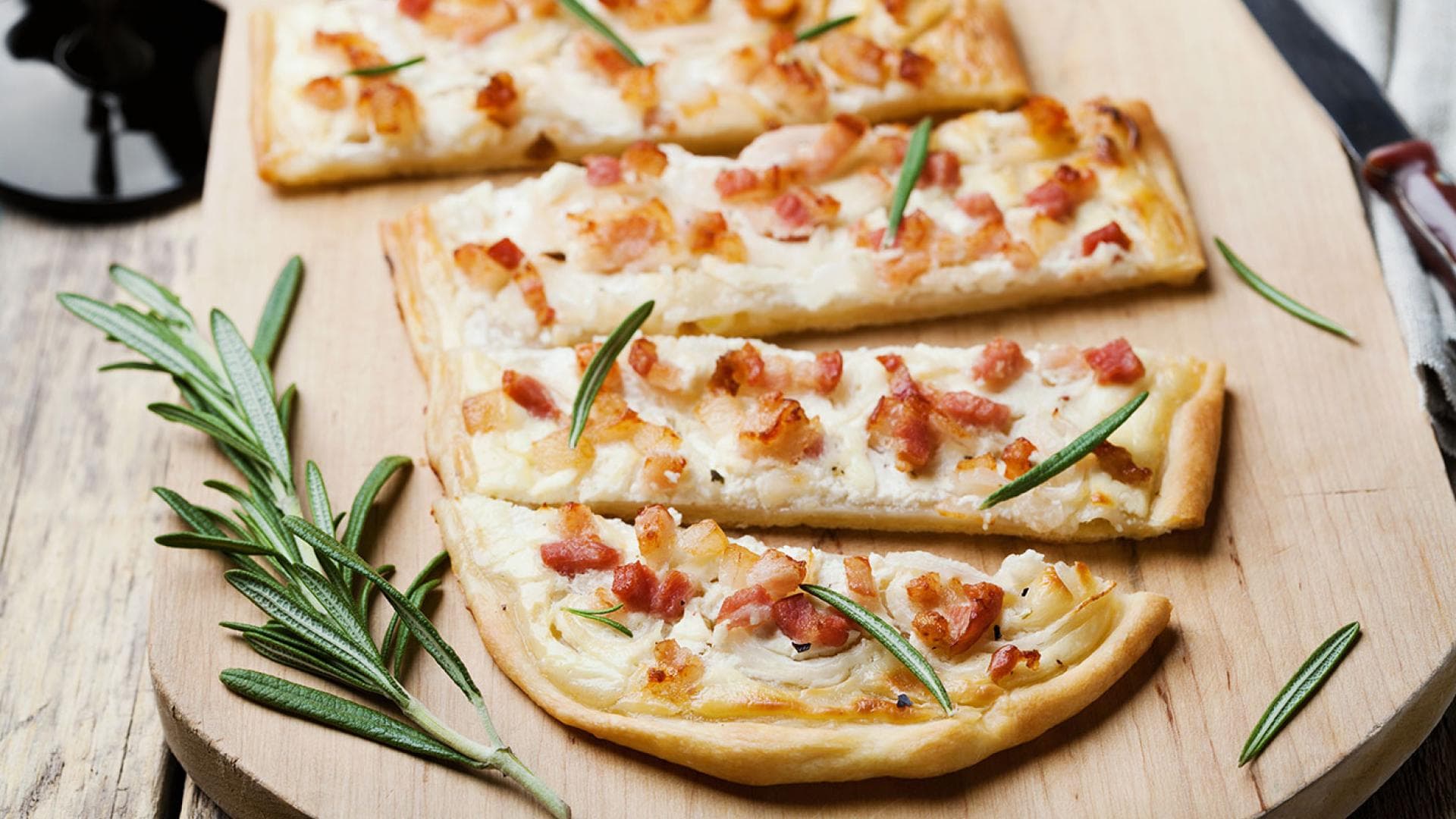 Flammkuchenteig Grundrezept für alle Varianten