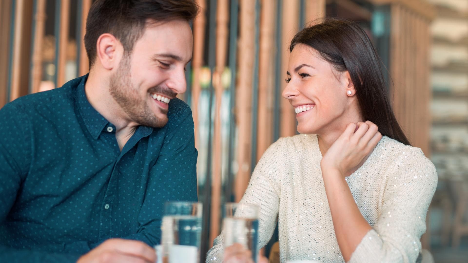 Mit diesen 7 Gesten sagen Männer "Ich liebe dich"